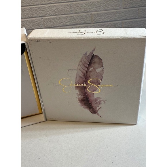 Jessica Simpson Gold Tone Butterfly Charm Chain Necklace In Box Jewelry - Picture 4 of 4